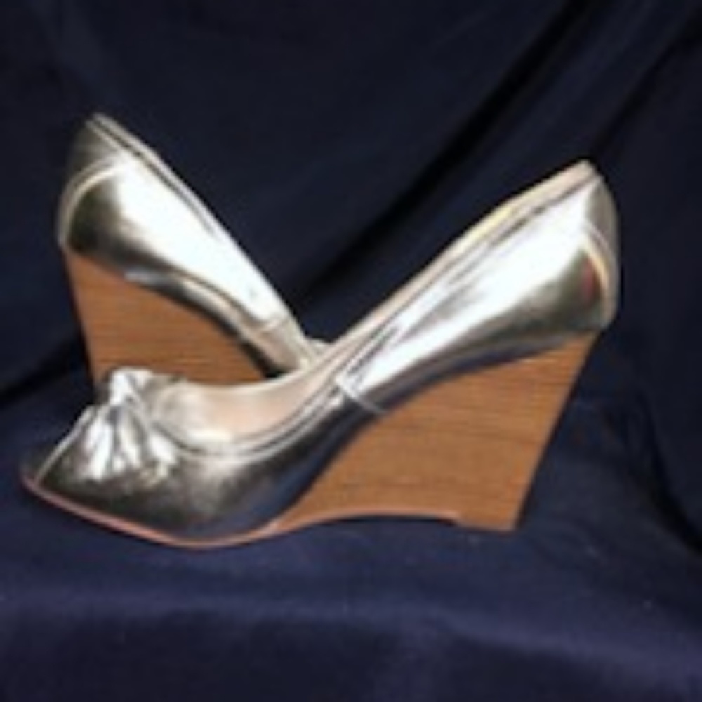 shoes - Picture 2 of 3